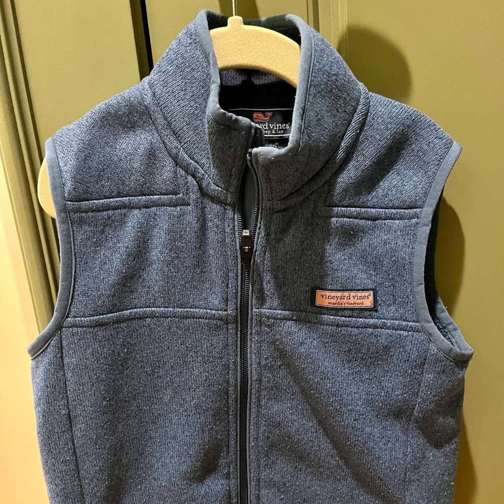 Boys Vineyard Vines Vest size 6 blue color